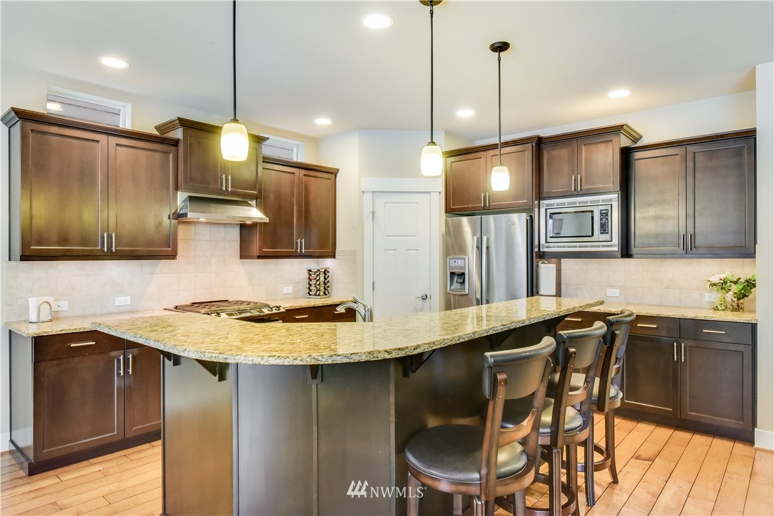 5520 Northeast 7th Place Renton, WA 98059 - Photo 8 of 25