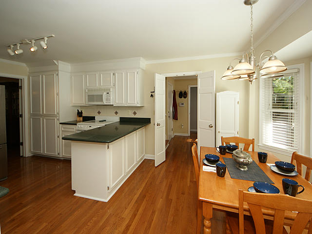 208 High Grove Road Summerville, SC 29485 - Photo 12 of 34 11