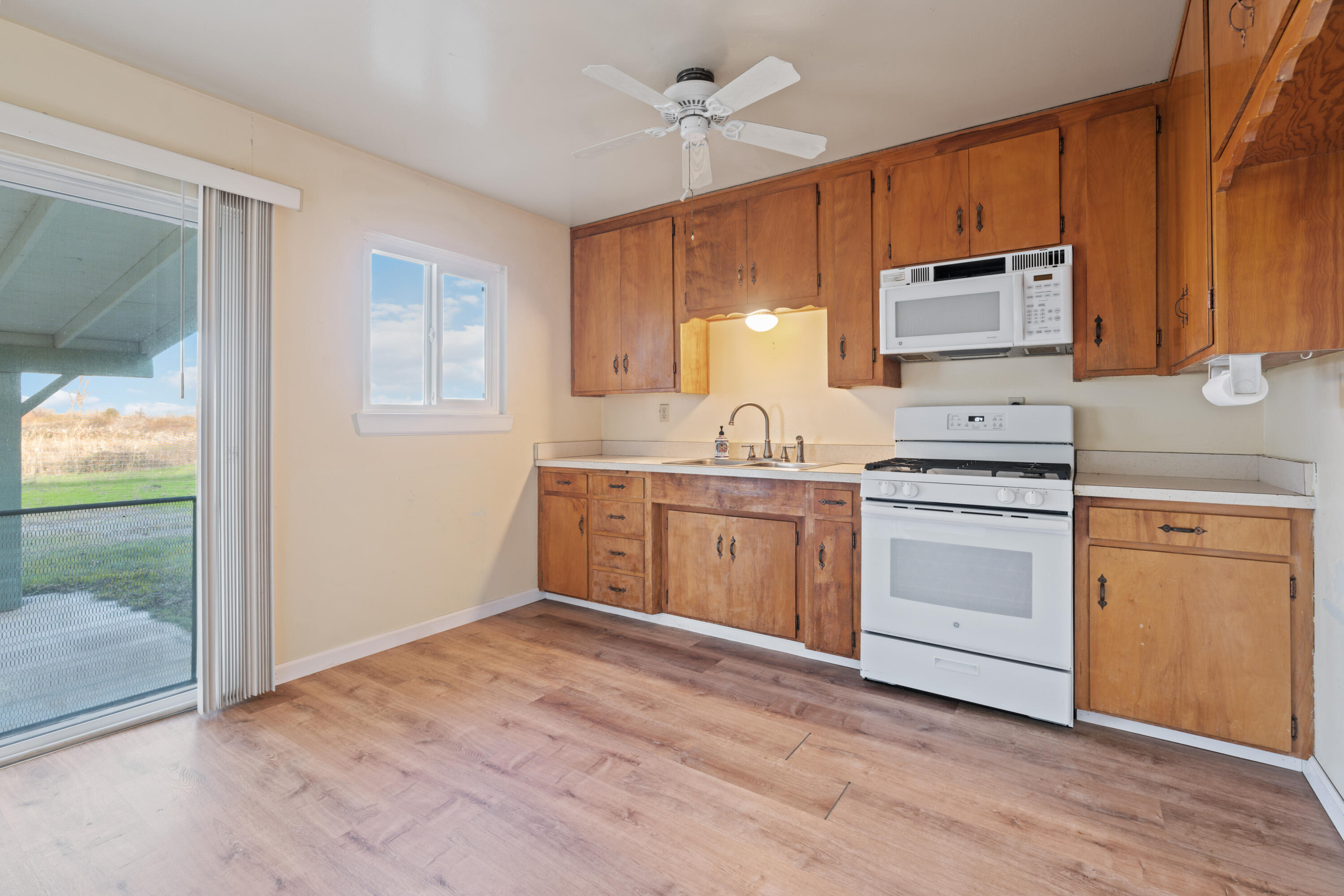 22542 Adobe Road Cottonwood, CA 96022 - Photo 8 of 25 EZZ00044