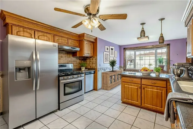 $261,900 | 220 Enez Drive, Depew, NY 14043