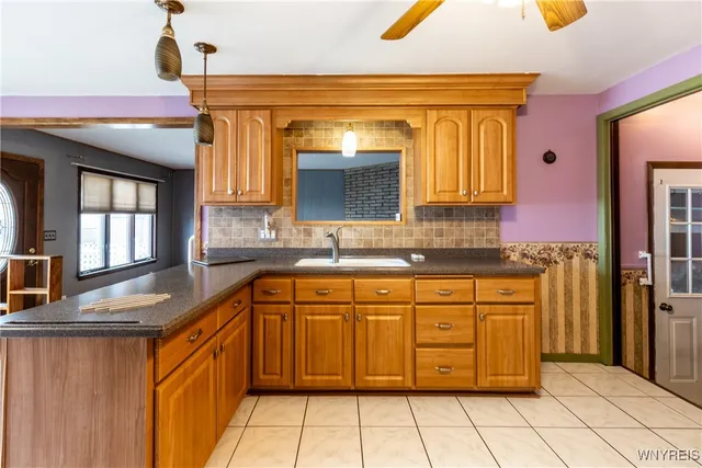 $261,900 | 220 Enez Drive, Depew, NY 14043