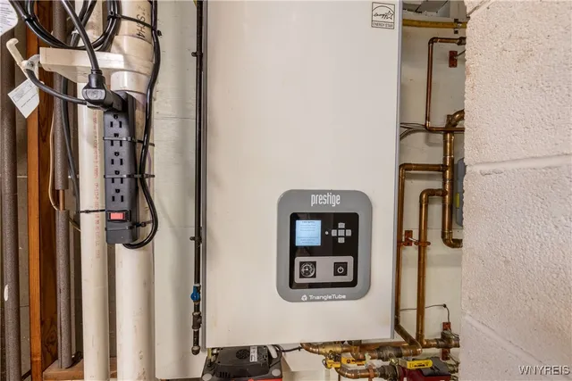 $261,900 | 220 Enez Drive, Depew, NY 14043