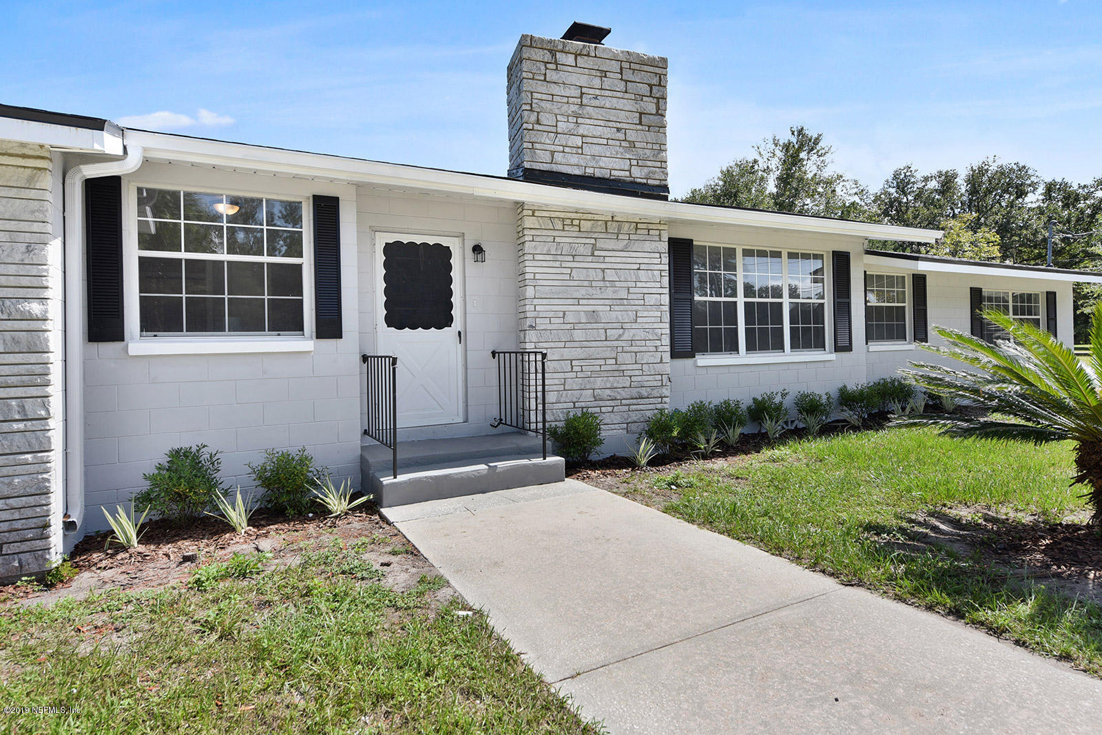 12781 Lanier Road Jacksonville, FL 32226 - Photo 4 of 27 004_1600x1067_mls_1600x1067 (6)