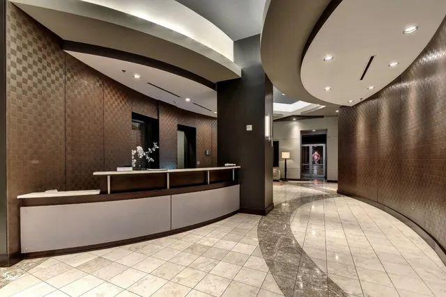 a view of entryway with a front door