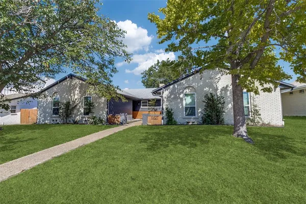 $2,300 | 15825 El Estado Drive, Dallas, TX 75248