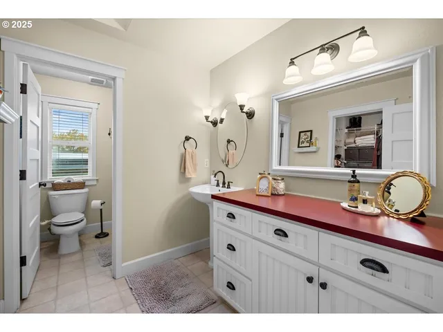 $1,099,900 | 23895 Northeast Dillon Road, Newberg, OR 97132