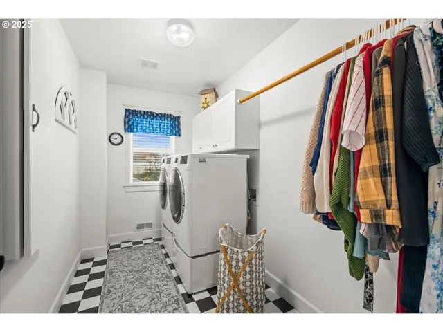 $1,099,900 | 23895 Northeast Dillon Road, Newberg, OR 97132