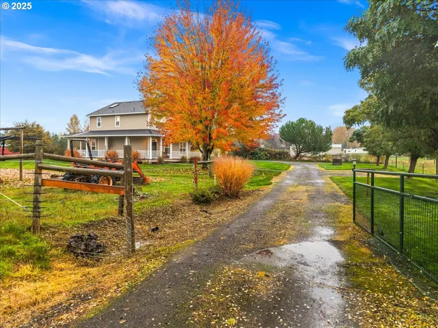$1,099,900 | 23895 Northeast Dillon Road, Newberg, OR 97132