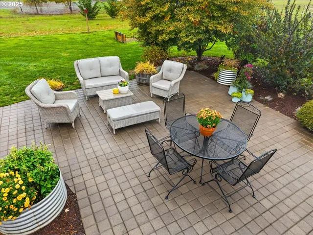 $1,099,900 | 23895 Northeast Dillon Road, Newberg, OR 97132