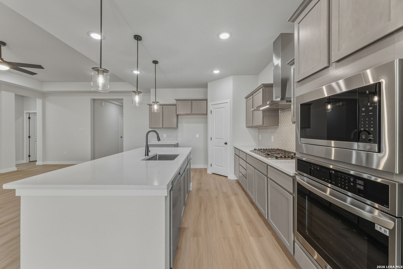 16627 Rosemary Ridge Elmendorf, TX 78112 - Photo 3 of 8