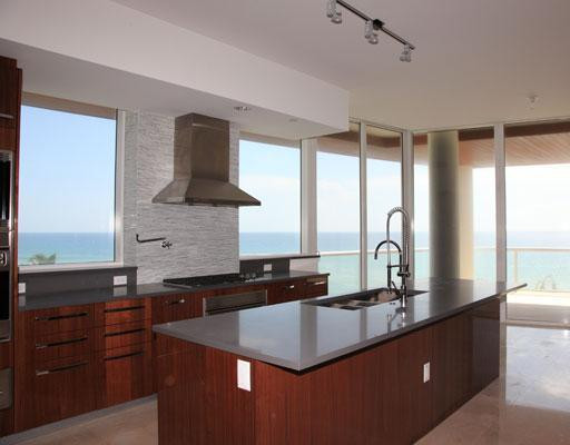1000 South Ocean Boulevard, Unit 307 Boca Raton, FL 33432 - Photo 4 of 16 Kitchen