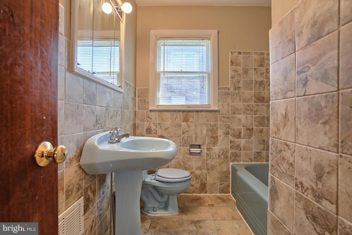 714 Weavertown Road Lebanon, PA 17046 - Photo 22 of 36 Gallery Image 22