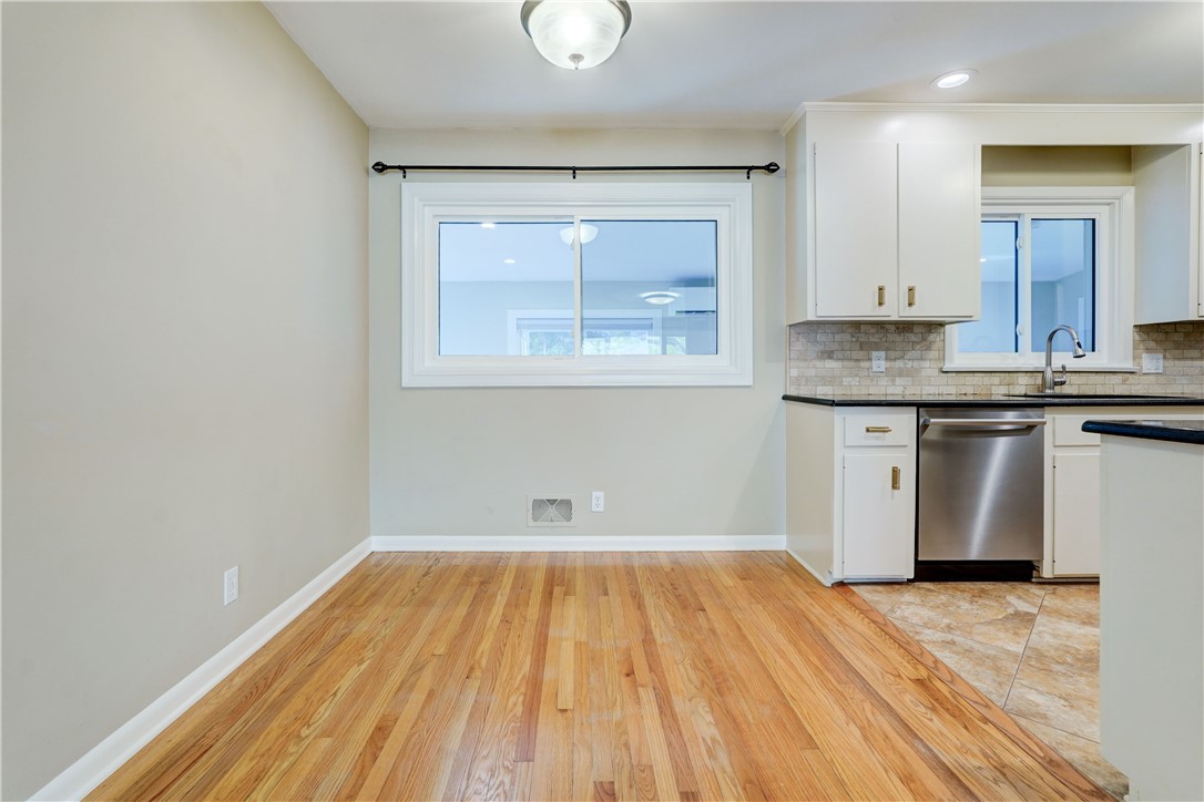 317 Tobin Road Pittsford, NY 14467 - Photo 12 of 37