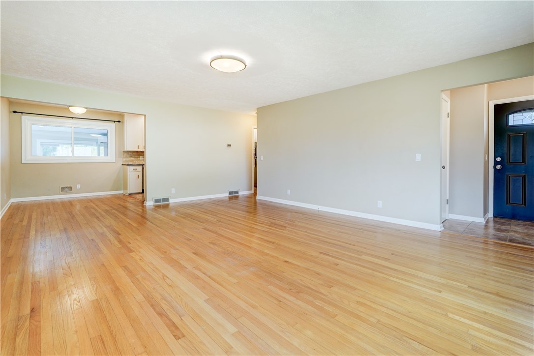 317 Tobin Road Pittsford, NY 14467 - Photo 14 of 37