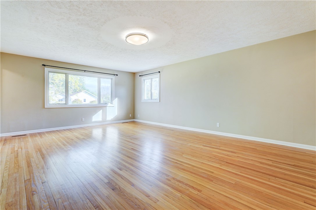 317 Tobin Road Pittsford, NY 14467 - Photo 16 of 37