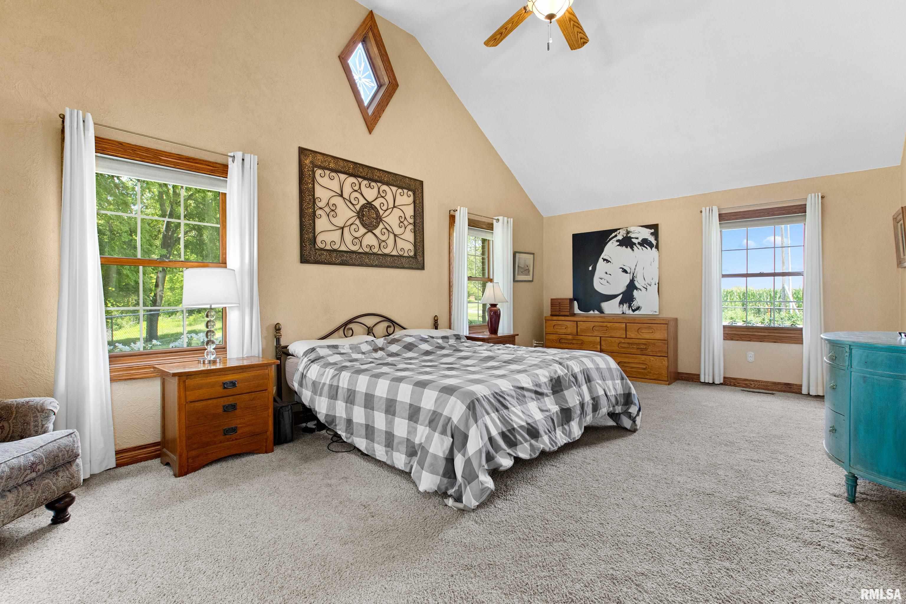 1106 East Mossville Road Peoria, IL 61615 - Photo 17 of 47 Gallery Image 17