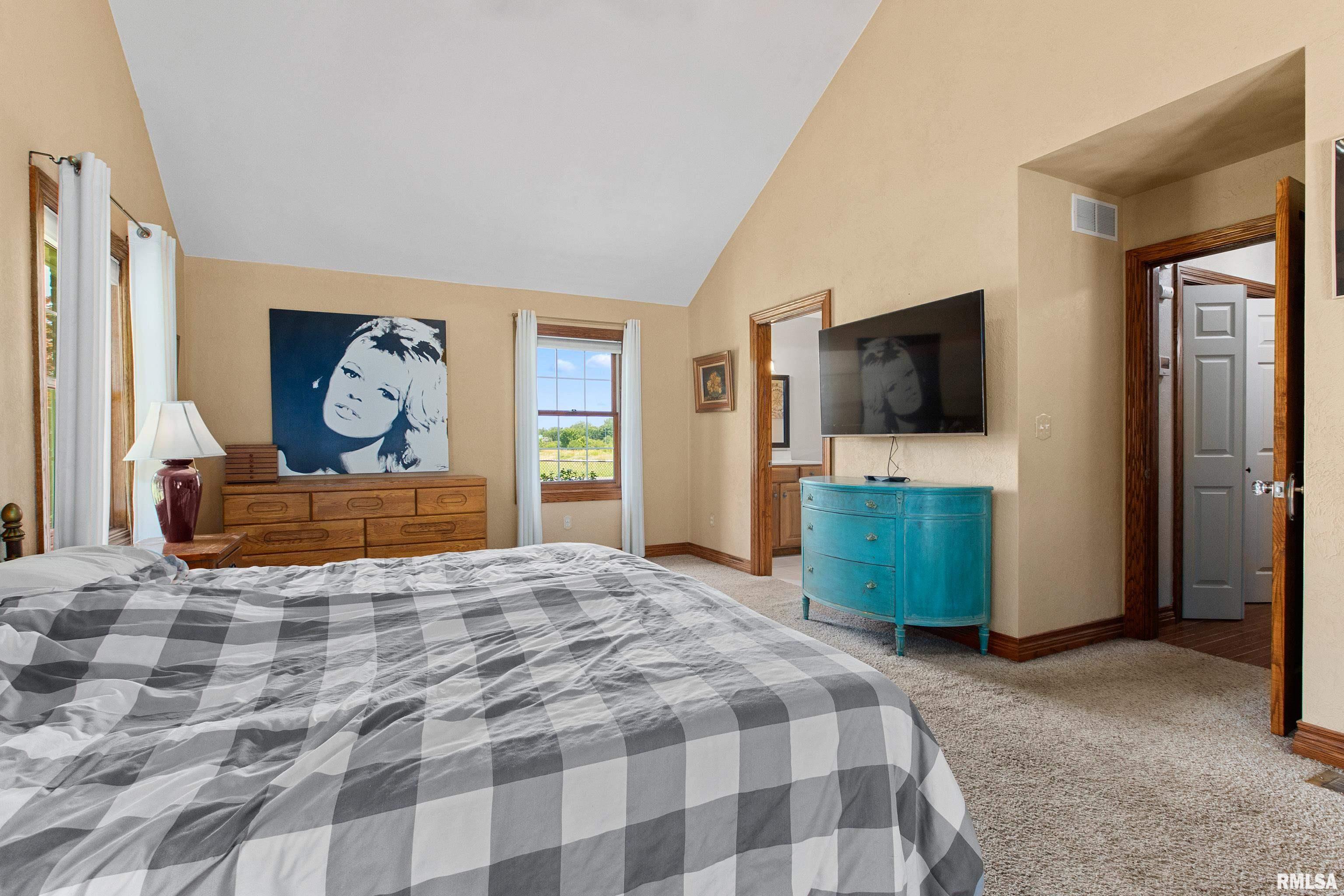 1106 East Mossville Road Peoria, IL 61615 - Photo 18 of 47 Gallery Image 18