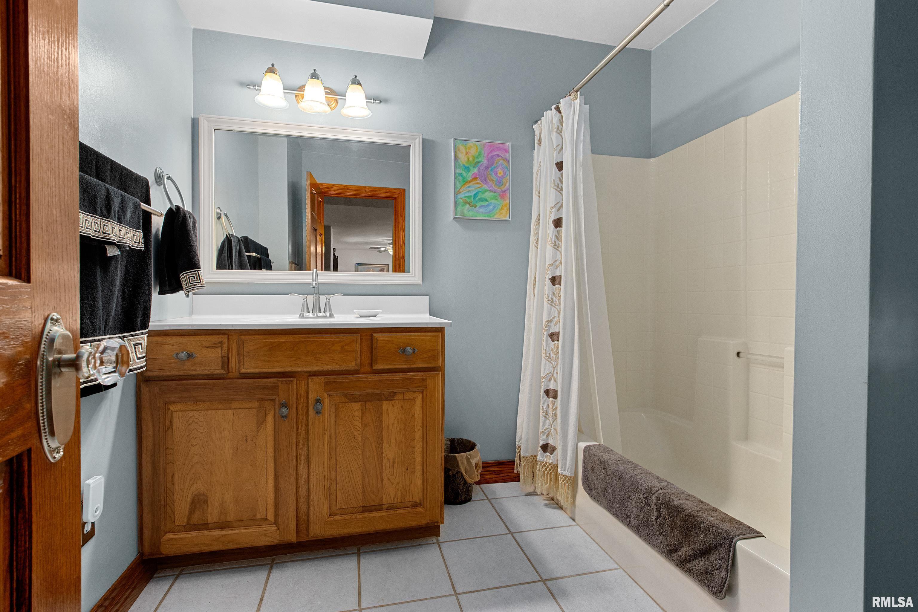 1106 East Mossville Road Peoria, IL 61615 - Photo 25 of 47 Gallery Image 25