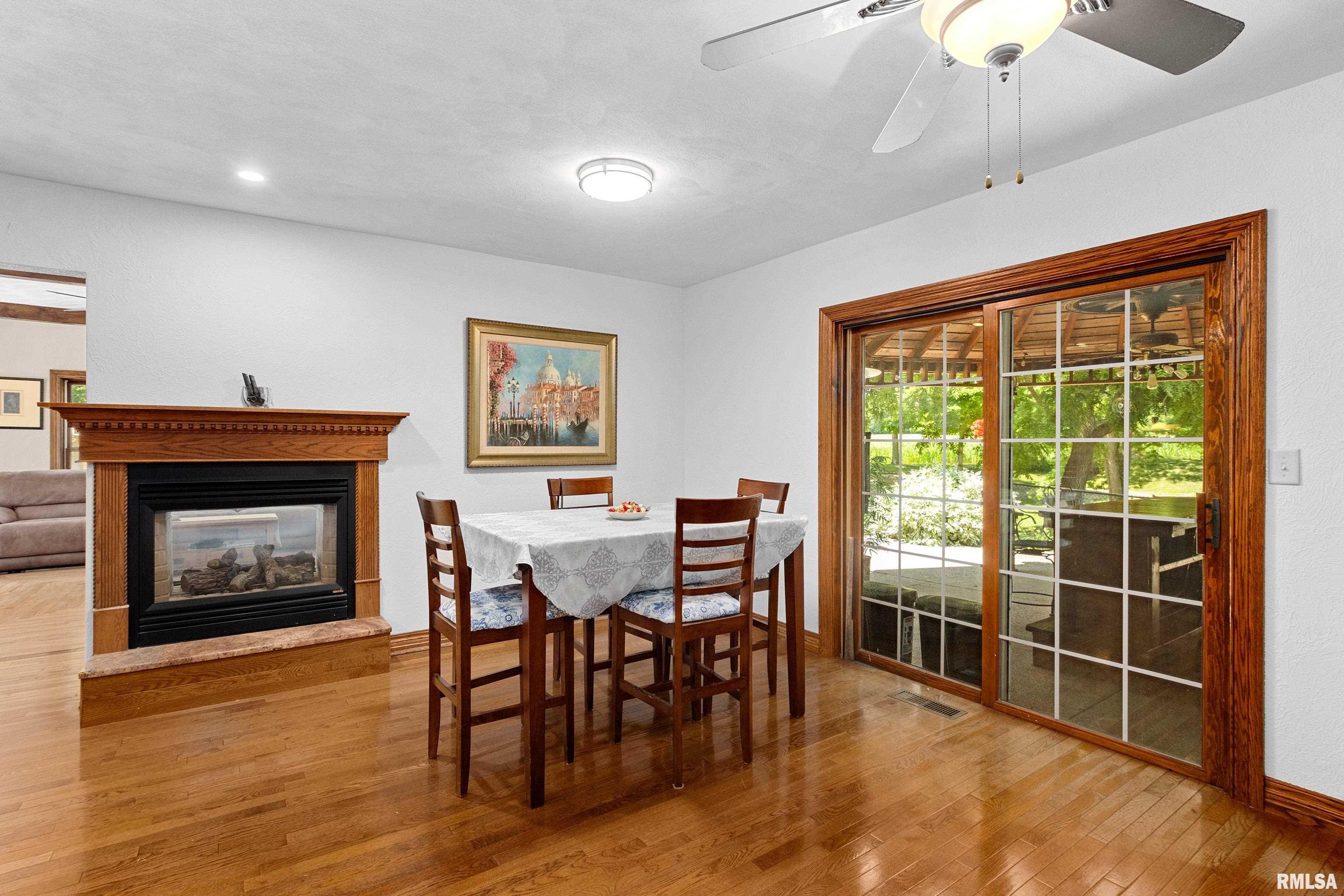 1106 East Mossville Road Peoria, IL 61615 - Photo 8 of 47 Gallery Image 8