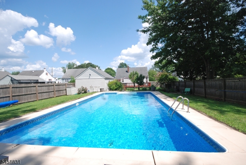 131 Weiss Terrace Raritan, NJ 08869 - Photo 29 of 40 Gallery Image 29