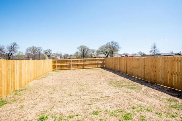 $1,395 | 1516 Kennedy Street, Unit B, Bonham, TX 75418