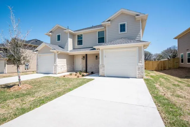 $1,395 | 1516 Kennedy Street, Unit B, Bonham, TX 75418