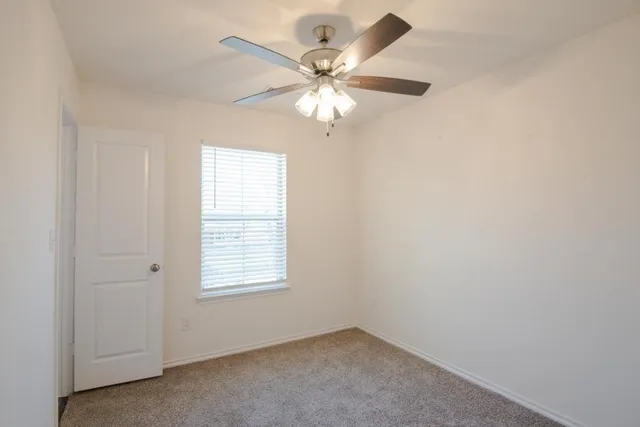 $1,395 | 1516 Kennedy Street, Unit B, Bonham, TX 75418