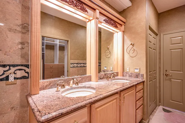 $639,900 | 414 East Hiawatha Drive, Unit 103, Wisconsin Dells, WI 53965