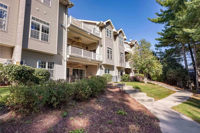 $639,900 | 414 East Hiawatha Drive, Unit 103, Wisconsin Dells, WI 53965