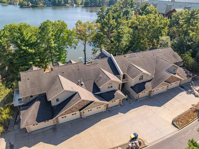 $639,900 | 414 East Hiawatha Drive, Unit 103, Wisconsin Dells, WI 53965