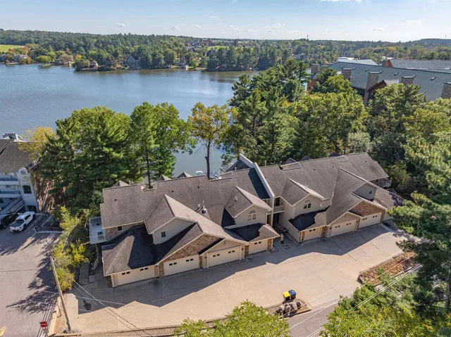 $639,900 | 414 East Hiawatha Drive, Unit 103, Wisconsin Dells, WI 53965