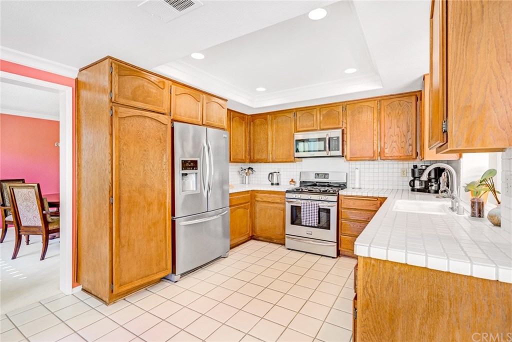 27342 Capricho Mission Viejo, CA 92692 - Photo 13 of 59