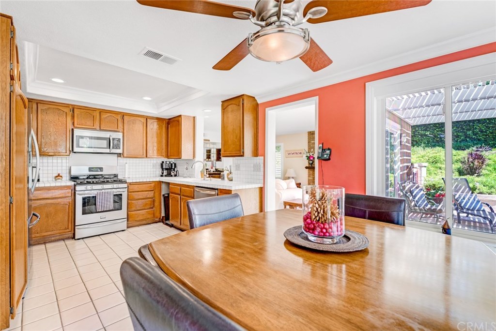 27342 Capricho Mission Viejo, CA 92692 - Photo 15 of 59