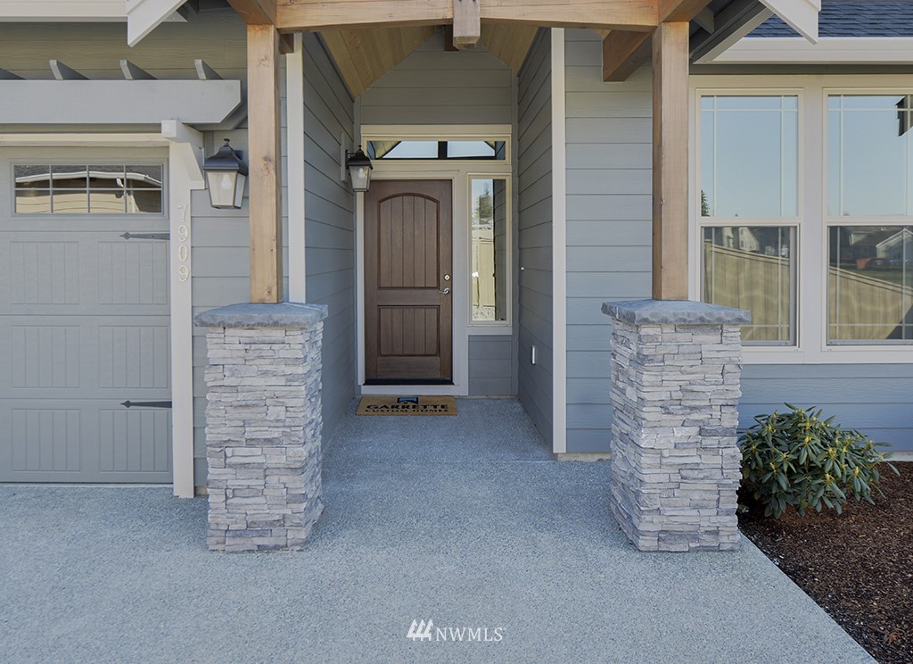 7909 Connells Prairie Road Bonney Lake, WA 98391 - Photo 3 of 27 Gallery Image 3