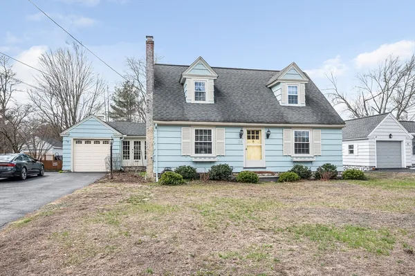 $569,900 | 28 Stedman Street, Chelmsford, MA 01824