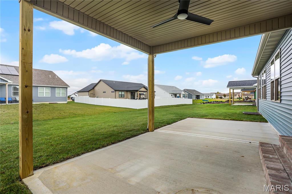 404 Rumsfeld Drive Troy, IL 62294 - Photo 4 of 32