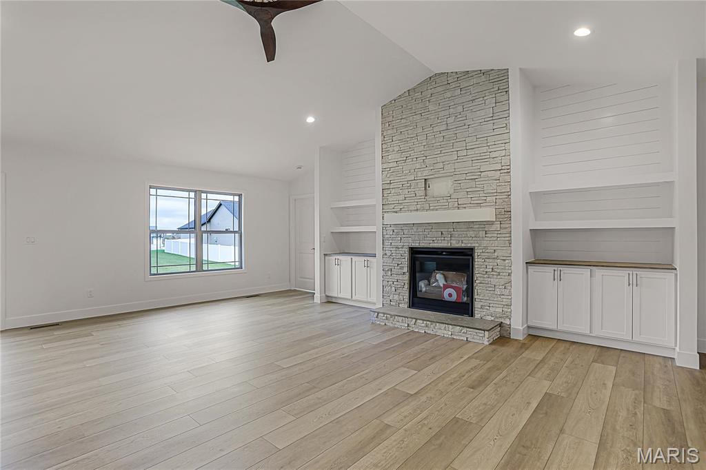 404 Rumsfeld Drive Troy, IL 62294 - Photo 8 of 32