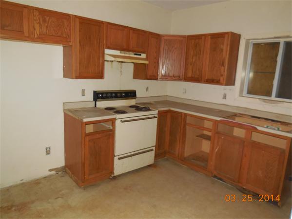 135 Pendleton Avenue Springfield, MA 01109 - Photo 5 of 13 Gallery Image 5