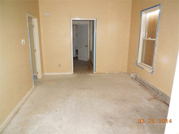 135 Pendleton Avenue Springfield, MA 01109 - Photo 9 of 13 Gallery Image 9