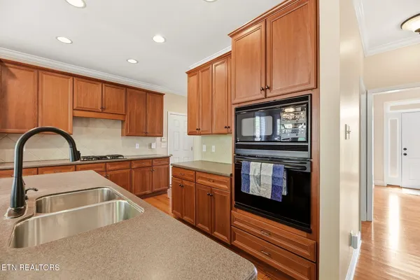 $774,900 | 10300 Evening Ridge Lane, Knoxville, TN 37922
