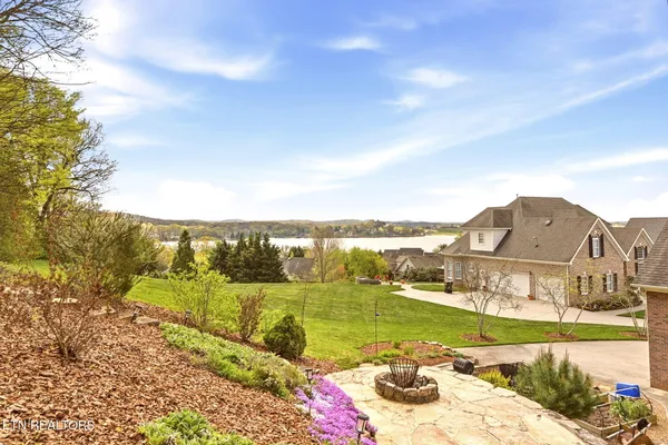 $774,900 | 10300 Evening Ridge Lane, Knoxville, TN 37922