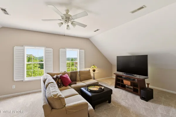 $774,900 | 10300 Evening Ridge Lane, Knoxville, TN 37922