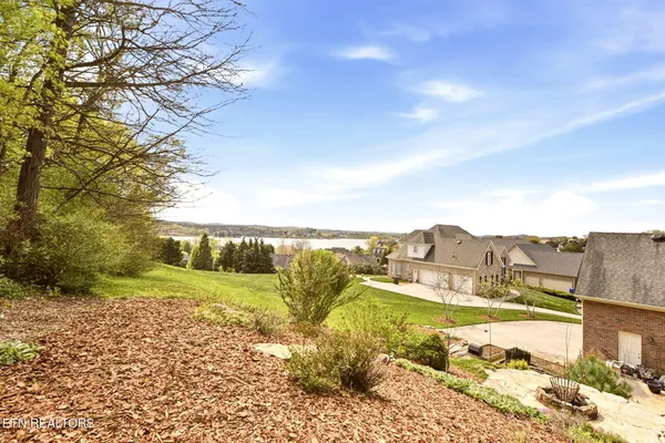$774,900 | 10300 Evening Ridge Lane, Knoxville, TN 37922