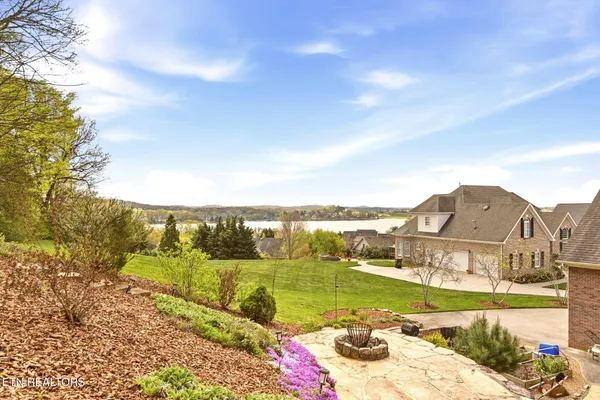 $774,900 | 10300 Evening Ridge Lane, Knoxville, TN 37922