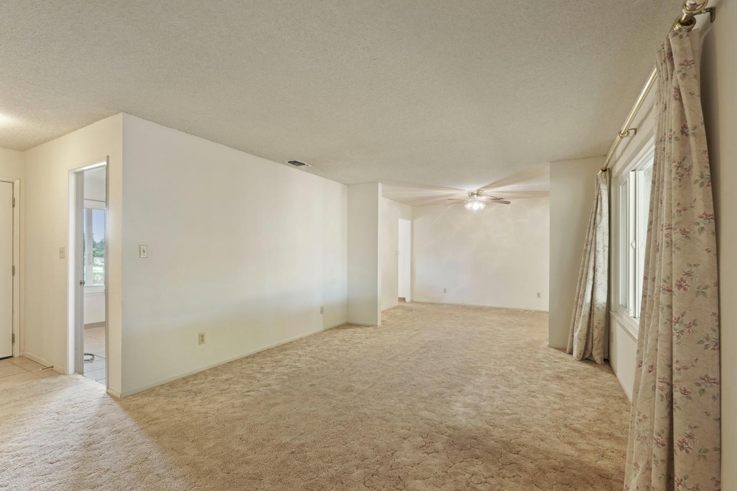 9480 Sunflower Road Wilton, CA 95693 - Photo 6 of 44 Gallery Image 6