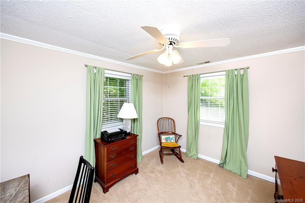 817 Bonum Road Lake Wylie, SC 29710 - Photo 22 of 41 a living room with furniture and a window