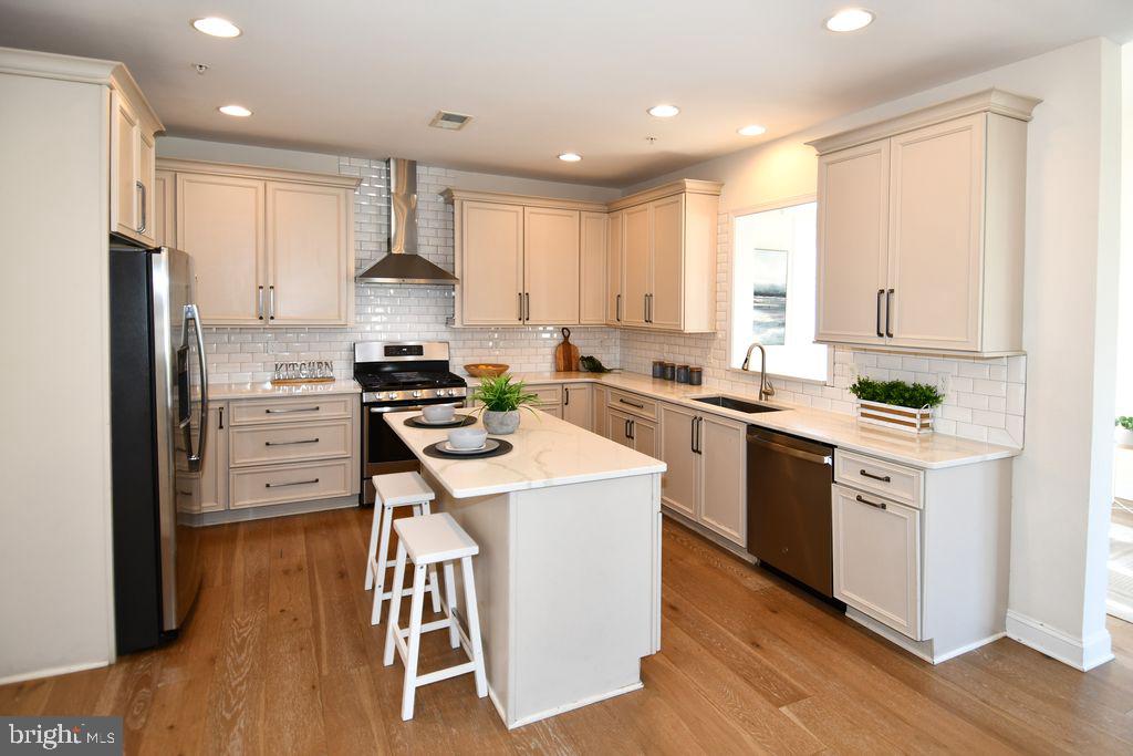 2013 Conley Court Silver Spring, MD 20904 - Photo 3 of 41 Kitchen