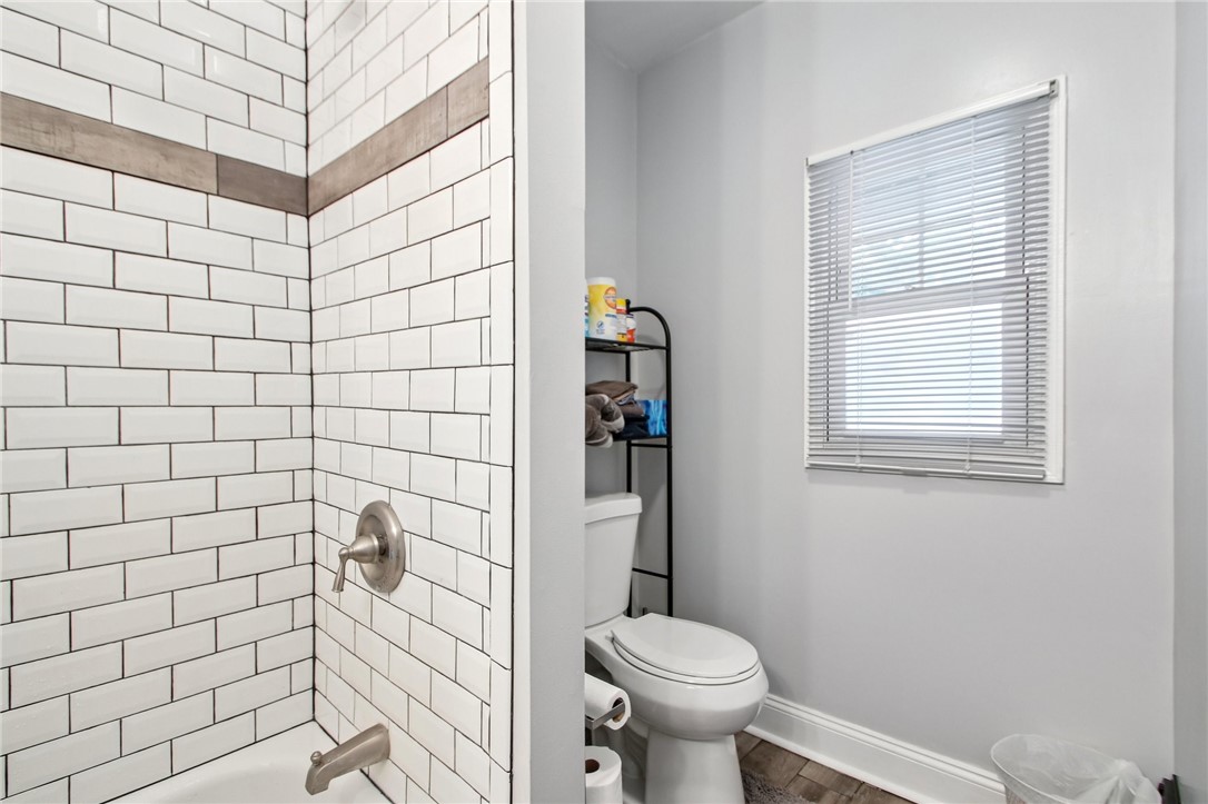 382 Magee Avenue Rochester, NY 14613 - Photo 23 of 30 Lower Unit - Bathroom