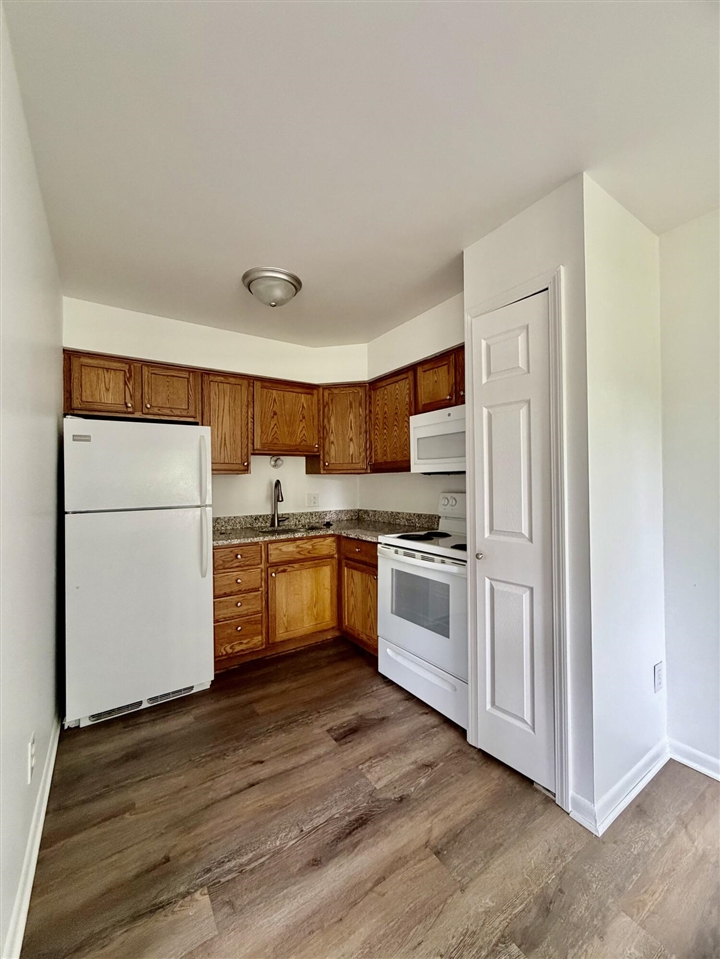 1705 Charlton Road Trenton, MI 48183 - Photo 8 of 17