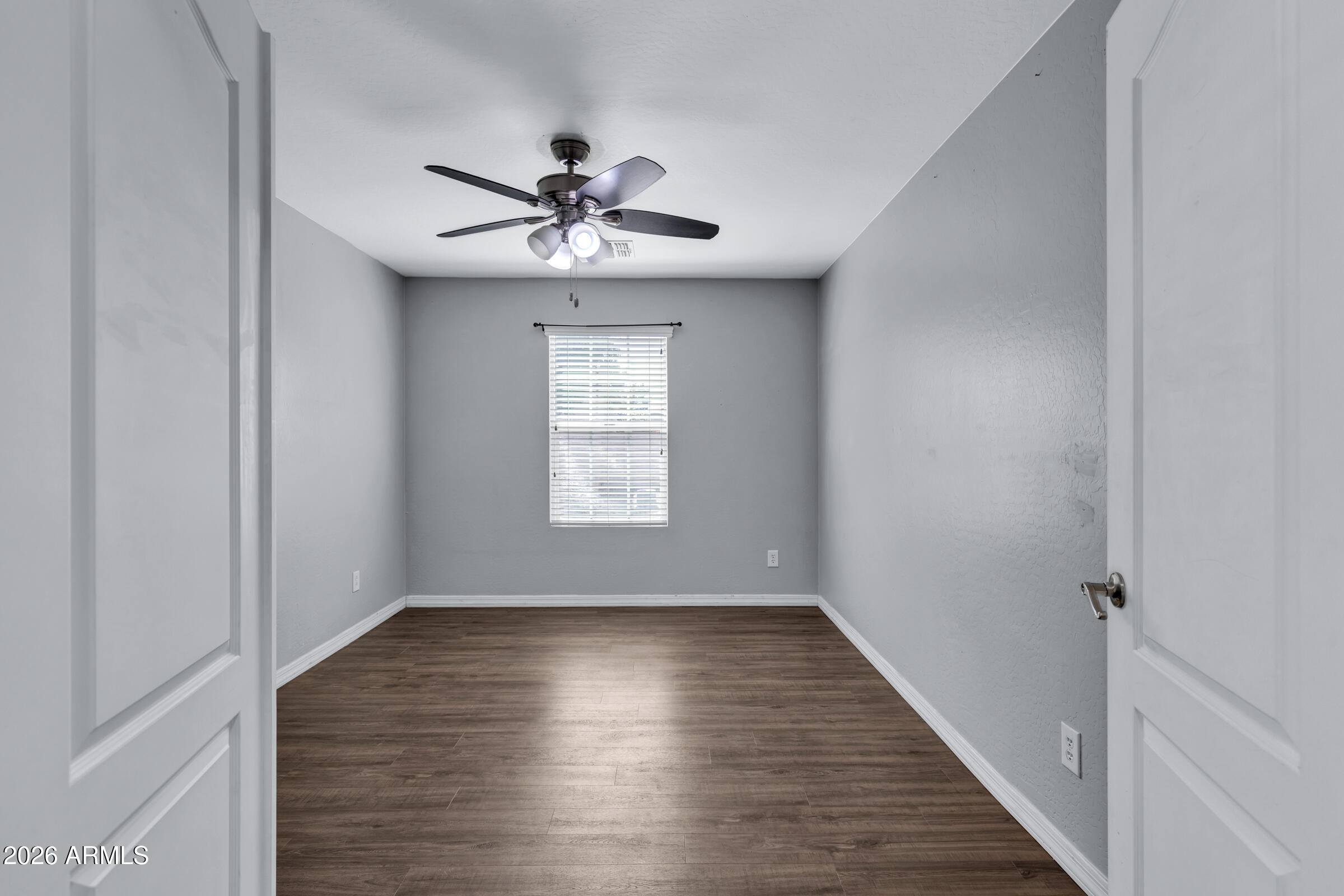 907 South Henry Lane Gilbert, AZ 85296 - Photo 14 of 29 907 S Henry Ln-15